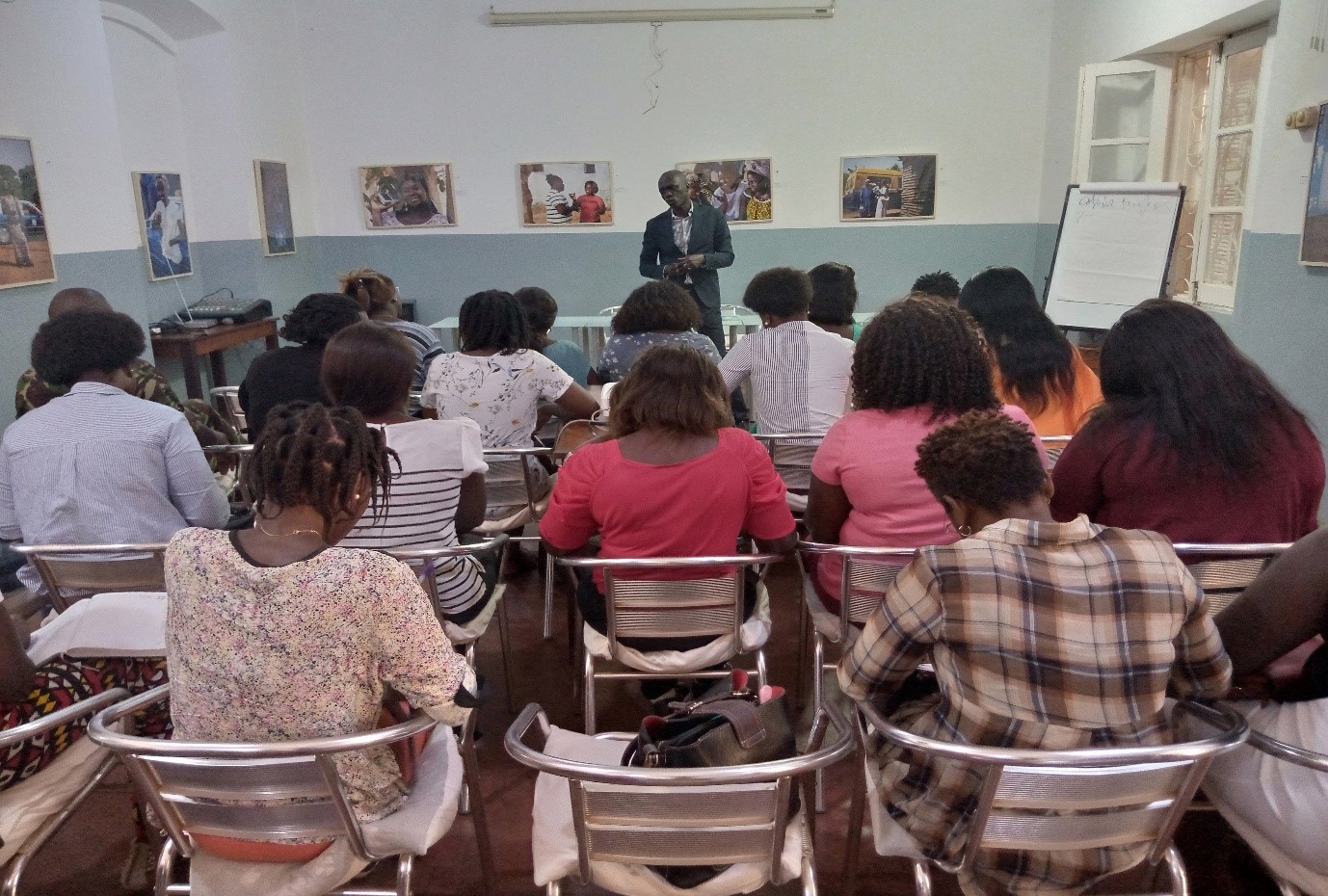 Training session on freedom of the press and expression in matters of human rights.jpg